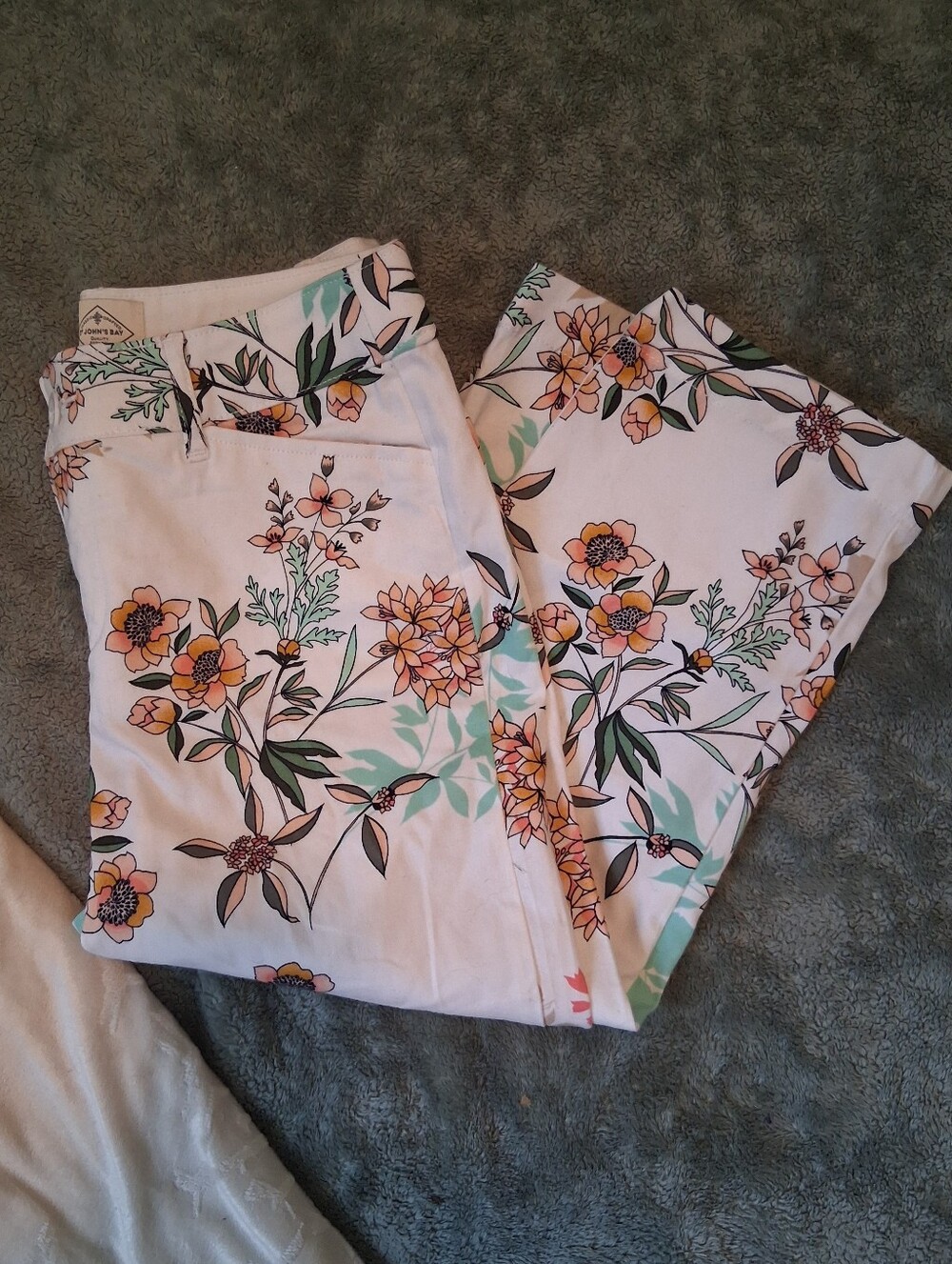 John Bay Floral Capris
